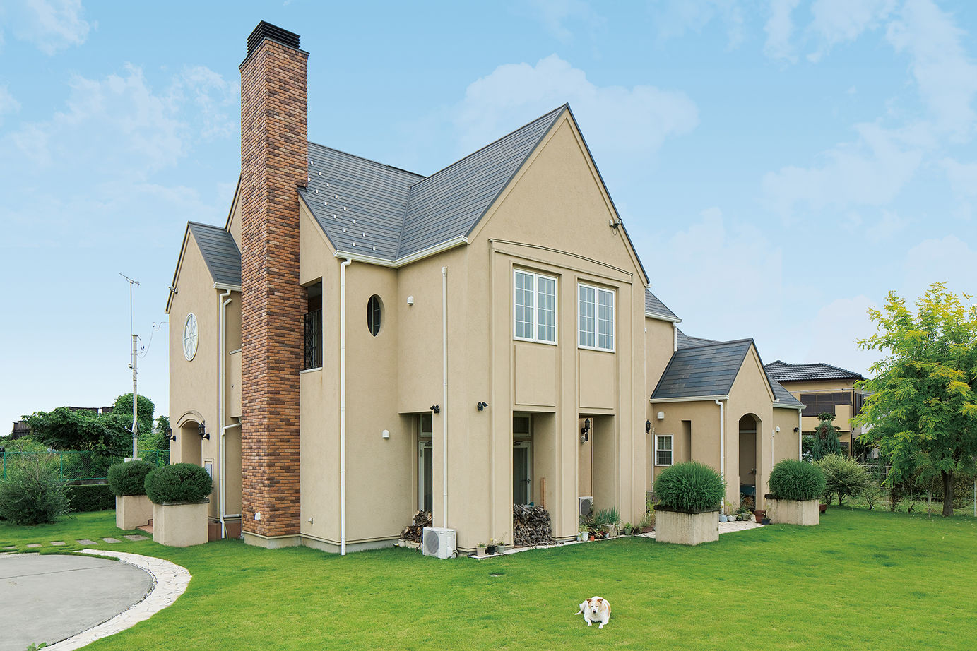 アーバンホーム 【6000万円台/ガレージ/間取り図】大きな中庭のある南仏オールドプロヴァンスのお城のようなかわいいお家の建築実例画像