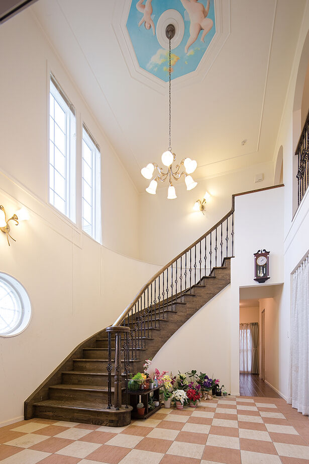 アーバンホーム 【6000万円台/ガレージ/間取り図】大きな中庭のある南仏オールドプロヴァンスのお城のようなかわいいお家の建築実例画像2