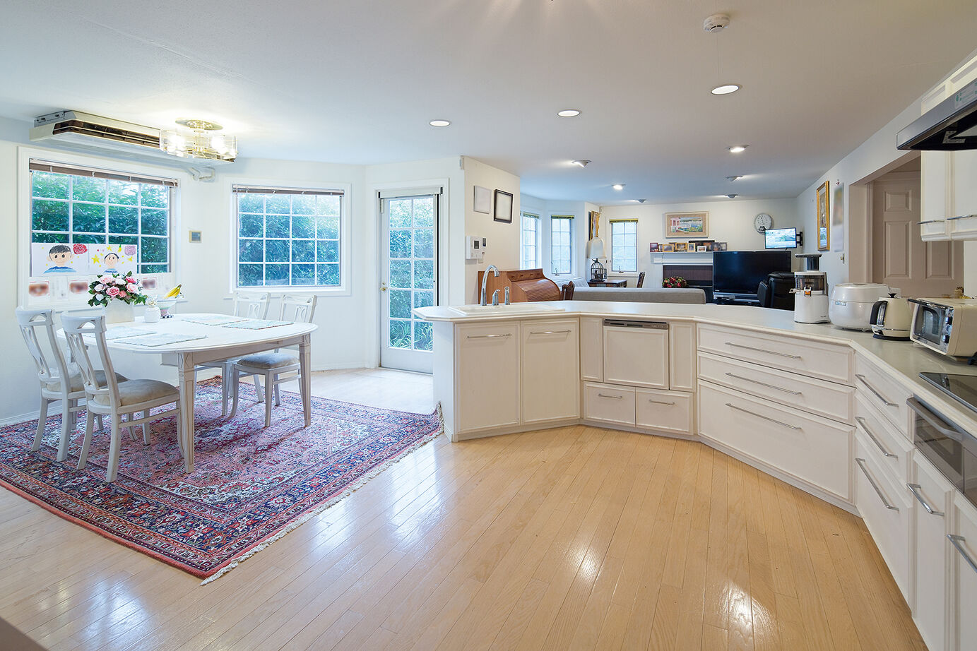 アーバンホーム 【8000万円台/車2台分/中庭/間取り図】本場の米国式スタイルを楽しむアメリカンビルトインガレージハウスの建築実例画像5