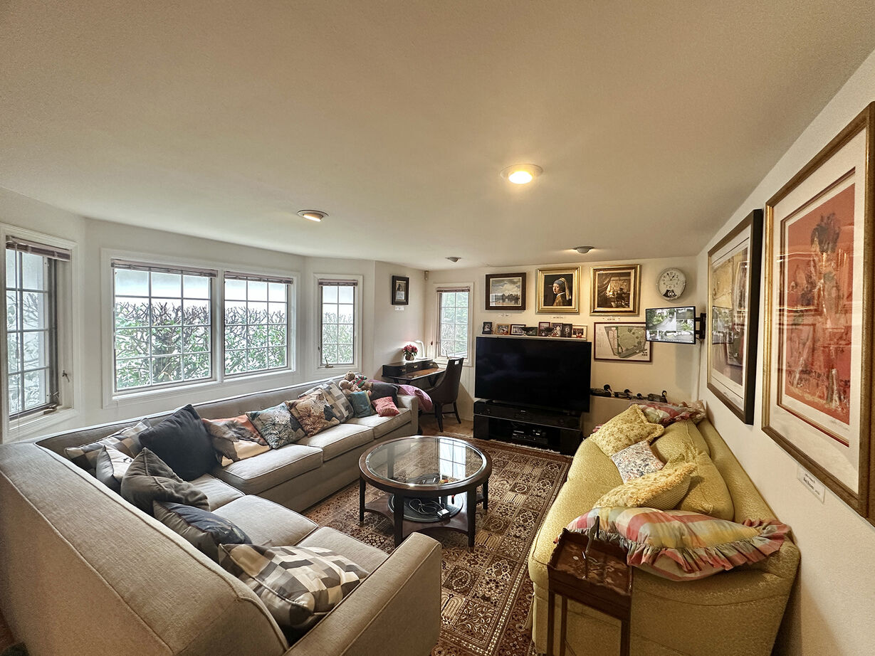 アーバンホーム 【8000万円台/車2台分/中庭/間取り図】本場の米国式スタイルを楽しむアメリカンビルトインガレージハウスの建築実例画像11