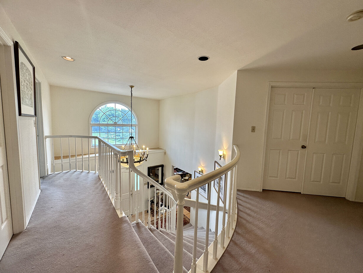 アーバンホーム 【8000万円台/車2台分/中庭/間取り図】本場の米国式スタイルを楽しむアメリカンビルトインガレージハウスの建築実例画像14