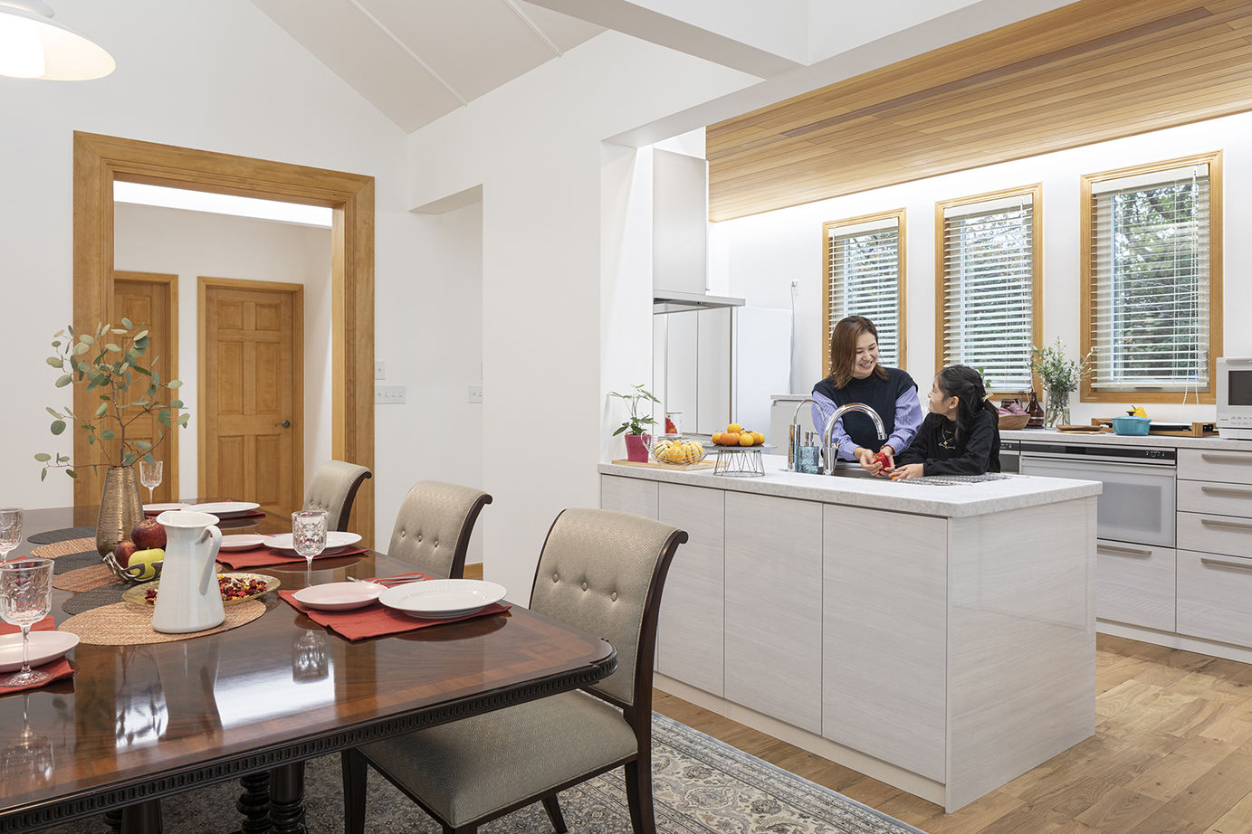 アーバンホーム 【5000万円台/車2台分/ビルトインガレージ/ZEH/間取り図】重厚感あふれるオシャレな北欧テイストの平屋住宅の建築実例画像5