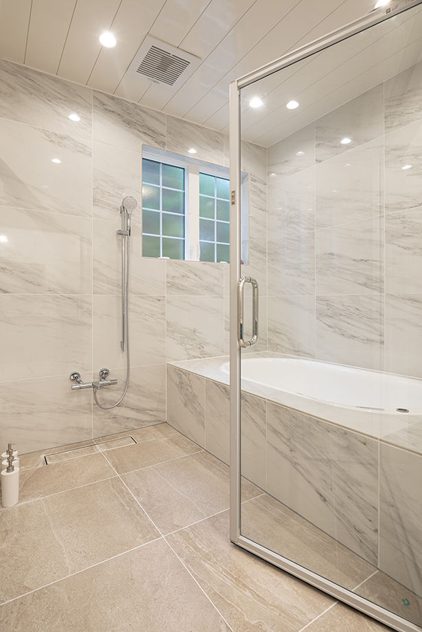 アーバンホーム 【5000万円台/車2台分/ビルトインガレージ/ZEH/間取り図】重厚感あふれるオシャレな北欧テイストの平屋住宅の建築実例画像12