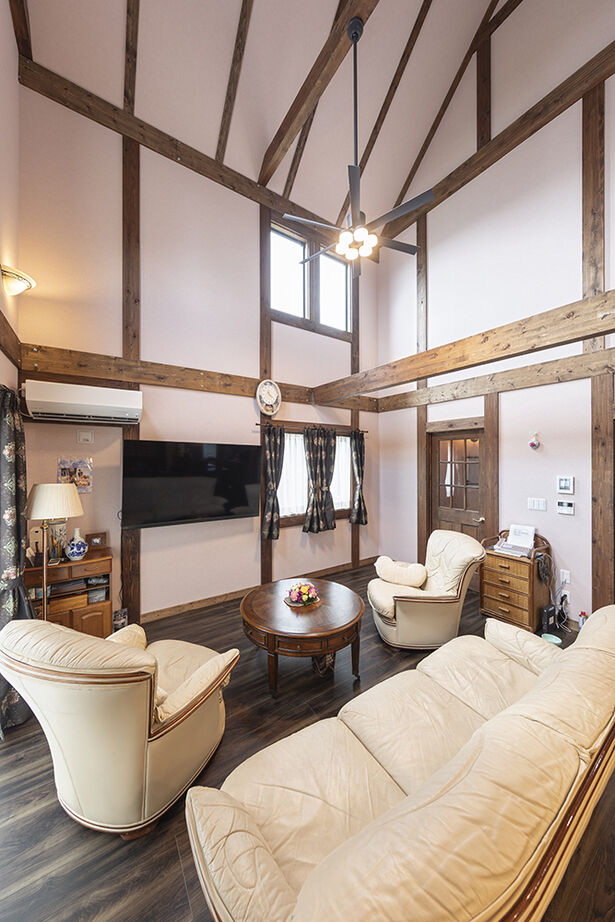 アーバンホーム 【5000万円台／店舗併用／吹抜／間取図】ハーフティンバー様式×古民家風でつくるクラシカルな二世帯住宅の建築実例画像4