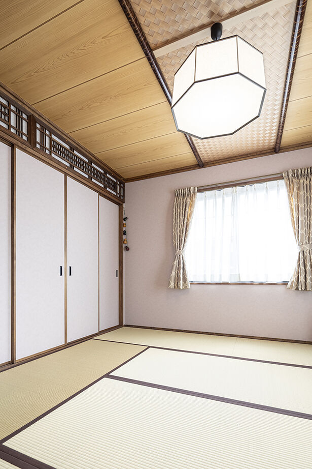 アーバンホーム 【5000万円台／店舗併用／吹抜／間取図】ハーフティンバー様式×古民家風でつくるクラシカルな二世帯住宅の建築実例画像6