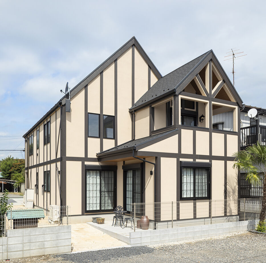 アーバンホーム 【5000万円台／店舗併用／吹抜／間取図】ハーフティンバー様式×古民家風でつくるクラシカルな二世帯住宅の建築実例画像14