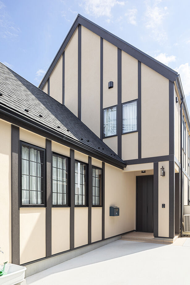 アーバンホーム 【5000万円台／店舗併用／吹抜／間取図】ハーフティンバー様式×古民家風でつくるクラシカルな二世帯住宅の建築実例画像15