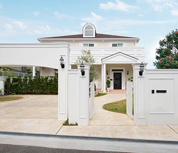 メープルホームズインターナショナル 【コンテンポラリースタイル】おもてなしの心を随所に取り入れた、センスと気品あふれるオーダーメイドの家の建築実例画像2