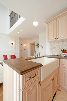 メープルホームズインターナショナル 【パリスタイル】「パリのアパルトマン」を忠実に再現。狭小地でも狭さを感じさせない事務所兼用住宅の建築実例画像3