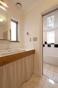 メープルホームズインターナショナル 【パリスタイル】「パリのアパルトマン」を忠実に再現。狭小地でも狭さを感じさせない事務所兼用住宅の建築実例画像9