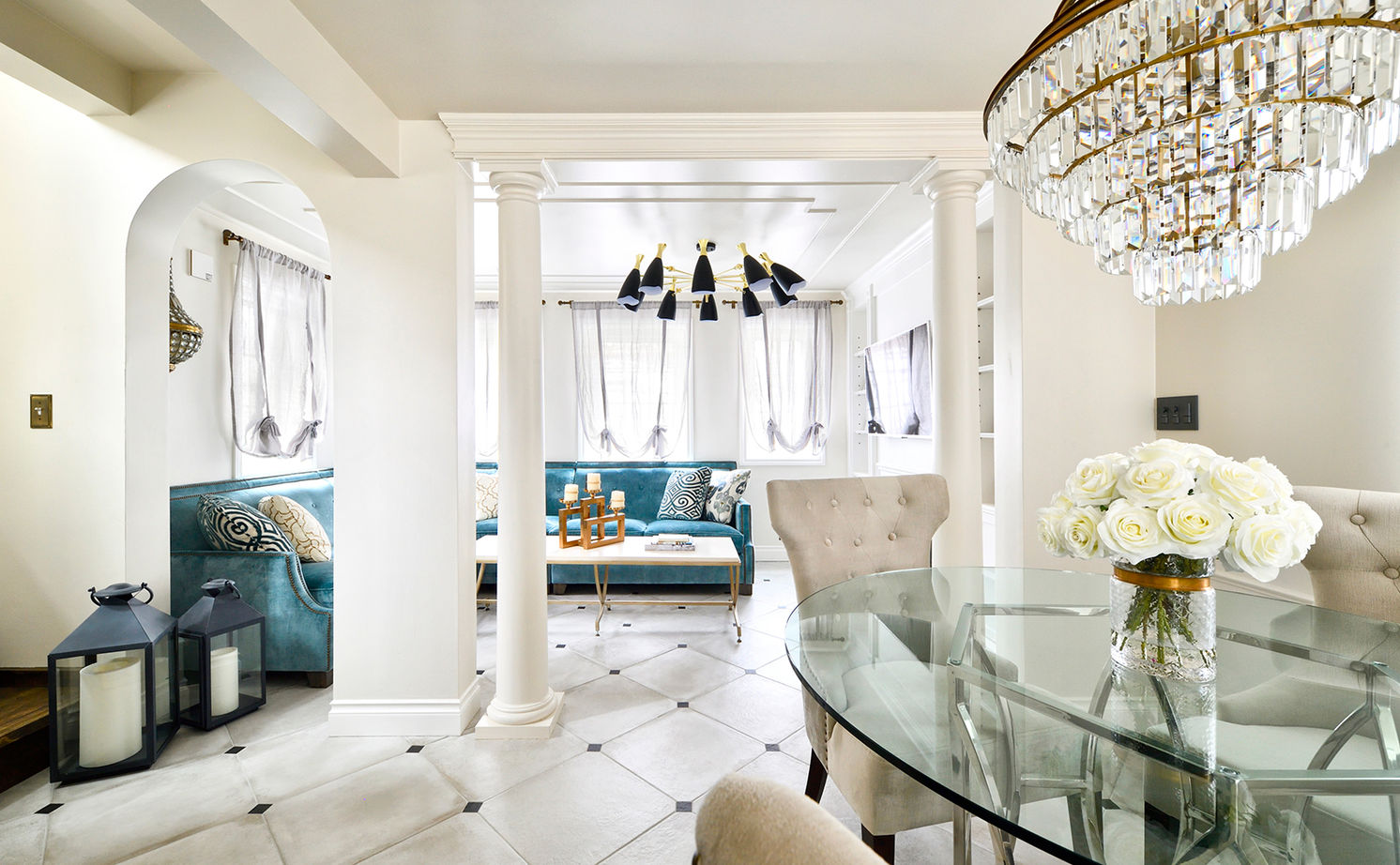 メープルホームズインターナショナル 【パリスタイル】現地で見た本物のデザインをわが家に。東京の狭小地に美しいフォルムを描く家の建築実例画像2