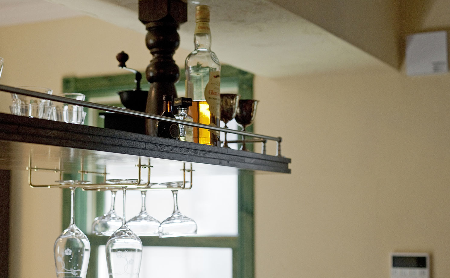 メープルホームズインターナショナル 【赤毛のアンの家】ビルトインガレージやバーコーナー、趣味を楽しむ空間で家での時間が充実｜間取り有の建築実例画像4