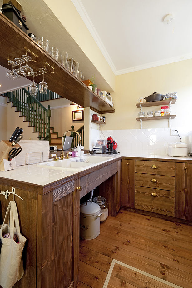 メープルホームズインターナショナル 【赤毛のアンの家】ビルトインガレージやバーコーナー、趣味を楽しむ空間で家での時間が充実｜間取り有の建築実例画像6