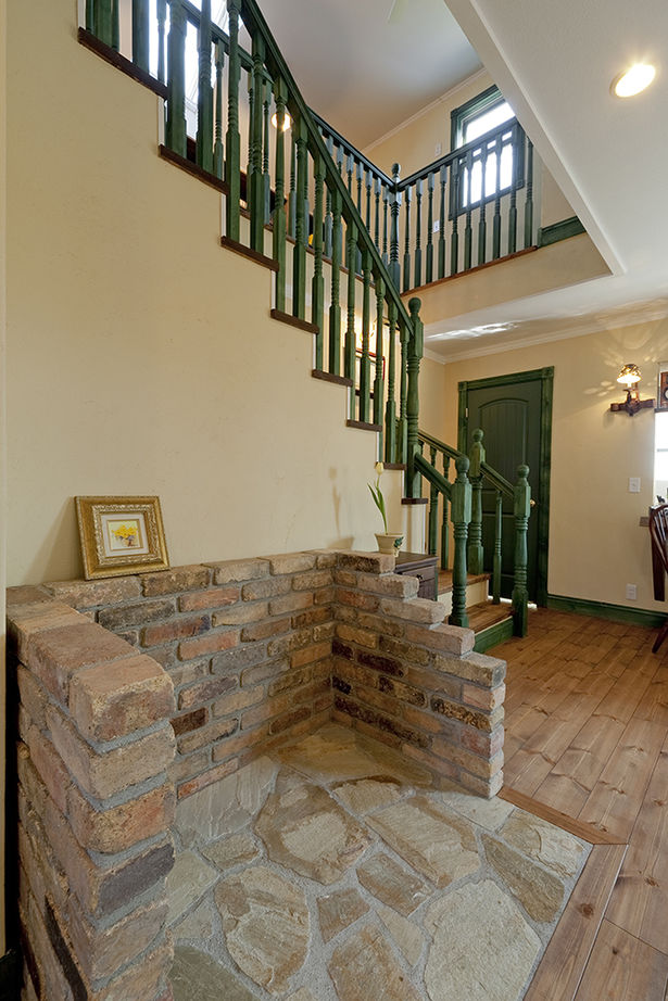 メープルホームズインターナショナル 【赤毛のアンの家】ビルトインガレージやバーコーナー、趣味を楽しむ空間で家での時間が充実｜間取り有の建築実例画像8