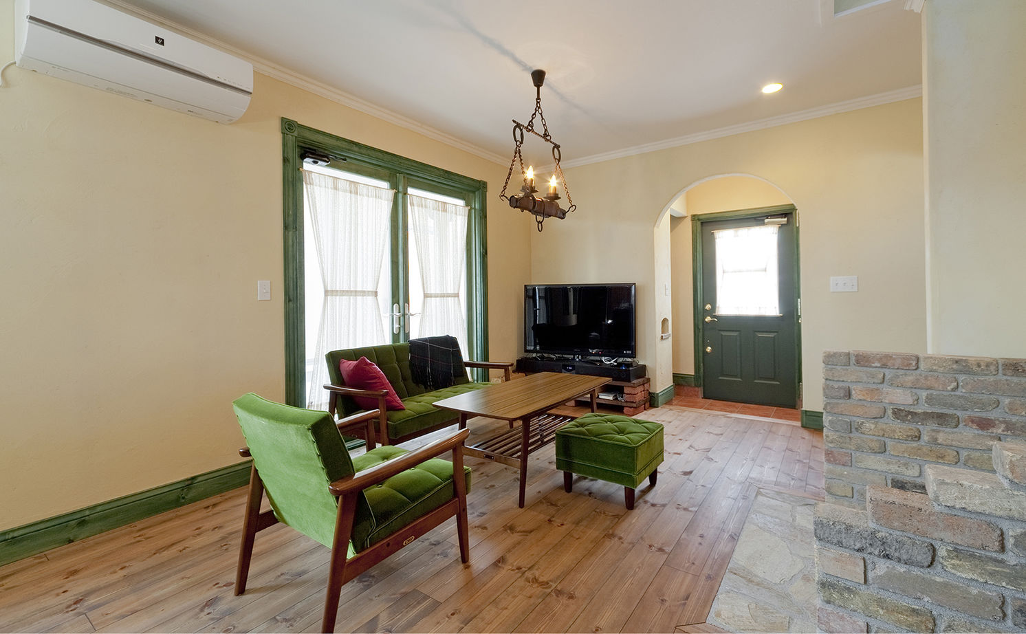 メープルホームズインターナショナル 【赤毛のアンの家】ビルトインガレージやバーコーナー、趣味を楽しむ空間で家での時間が充実｜間取り有の建築実例画像10