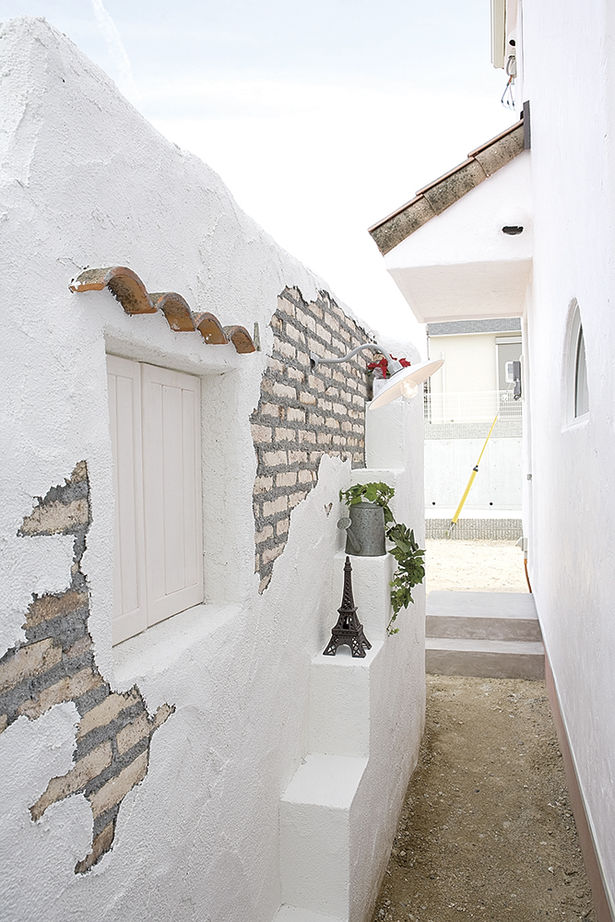 メープルホームズインターナショナル 【フレンチスタイル】憧れを叶えたキッチンで心弾む毎日。年月と共に味わいが深まる天然素材の家｜間取り有の建築実例画像3