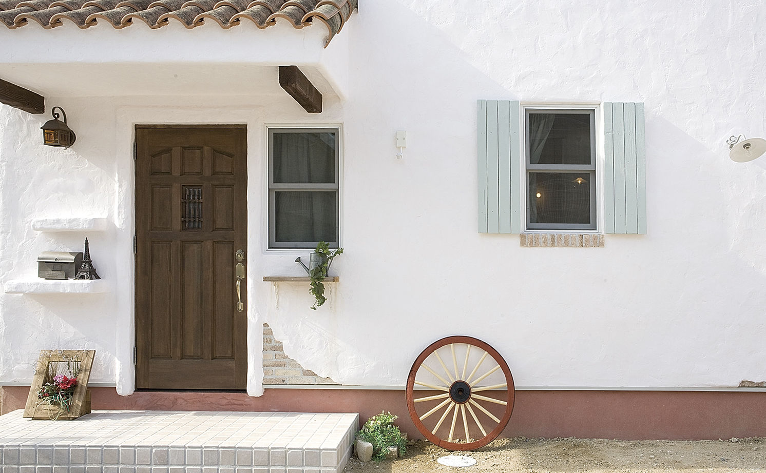 メープルホームズインターナショナル 【フレンチスタイル】憧れを叶えたキッチンで心弾む毎日。年月と共に味わいが深まる天然素材の家｜間取り有の建築実例画像4