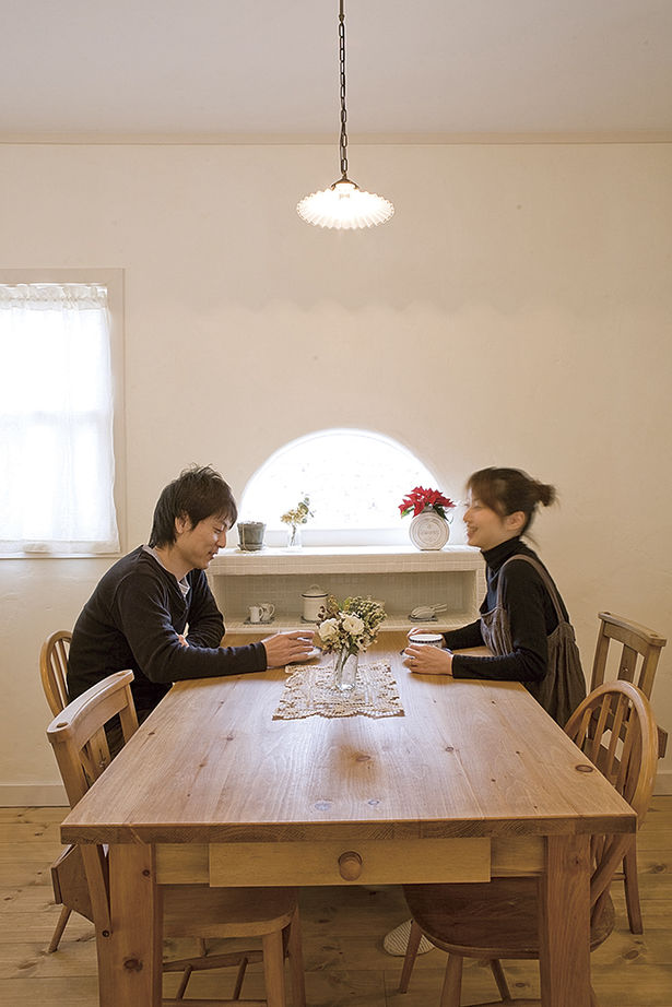 メープルホームズインターナショナル 【フレンチスタイル】憧れを叶えたキッチンで心弾む毎日。年月と共に味わいが深まる天然素材の家｜間取り有の建築実例画像7