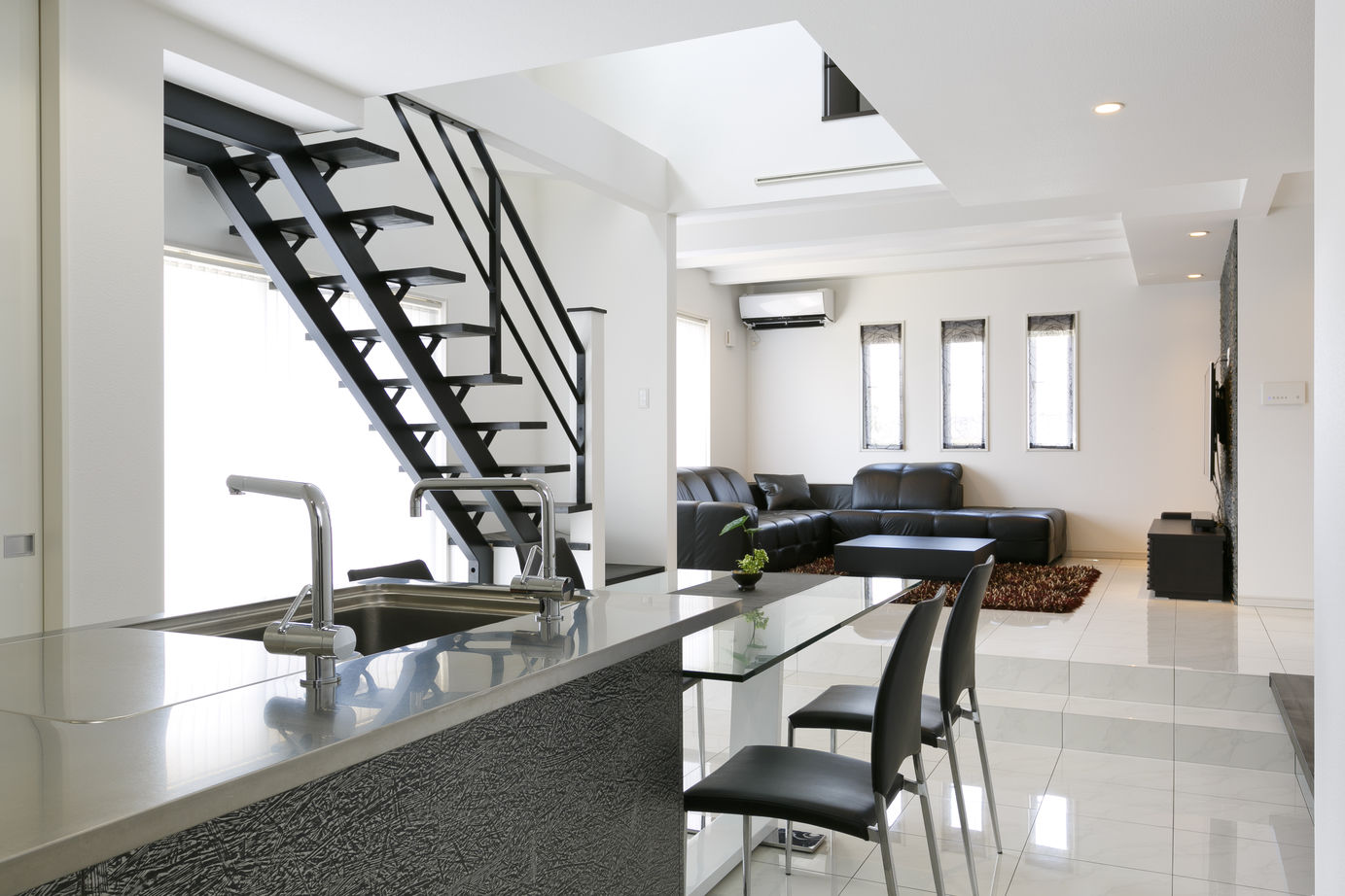 児島産業 【愛知県】【2000万円台】理想は「モデルハウスに住む」　悠々と、物を置かない暮らしを満喫できる家の建築実例画像2