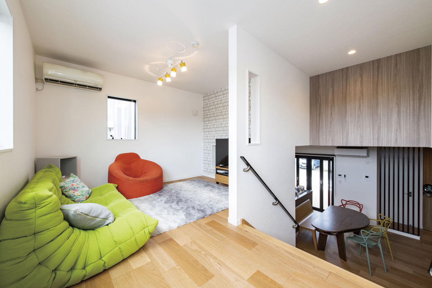 児島産業 【1000万円台】1.8m幅の階段で光を呼び込む　4層のスキップフロアで住んでいて楽しい家の建築実例画像4