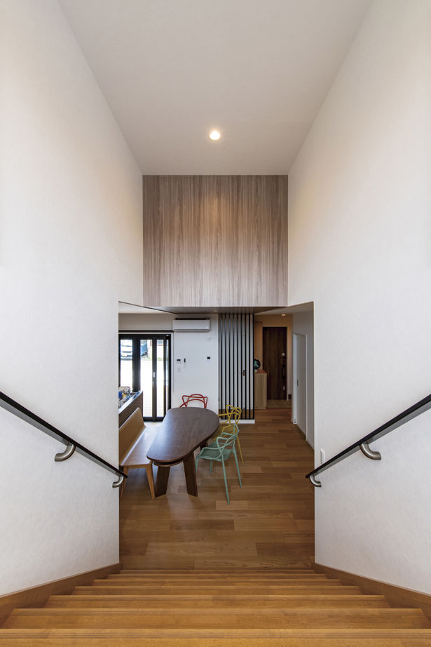 児島産業 【1000万円台】1.8m幅の階段で光を呼び込む　4層のスキップフロアで住んでいて楽しい家の建築実例画像6