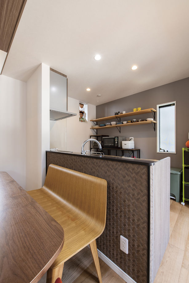 児島産業 【1000万円台】1.8m幅の階段で光を呼び込む　4層のスキップフロアで住んでいて楽しい家の建築実例画像7