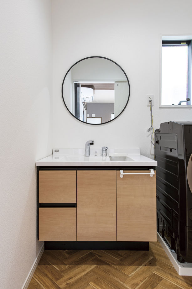 児島産業 【1000万円台】1.8m幅の階段で光を呼び込む　4層のスキップフロアで住んでいて楽しい家の建築実例画像9