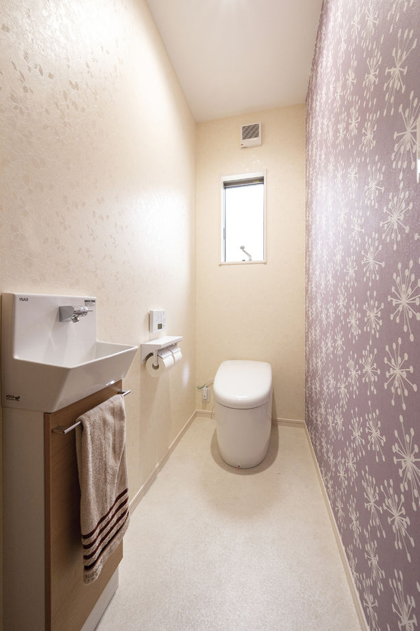 児島産業 【2000万円台/間取り図掲載有】空間の広がりと変化を楽しむ、ひと味違うスキップフロアのある二世帯住宅の建築実例画像10