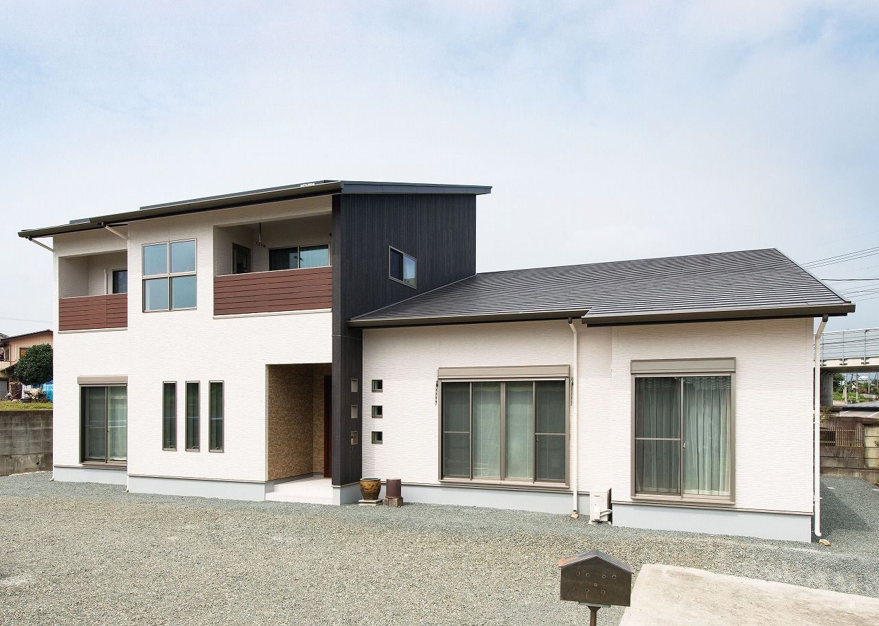 イシンホーム住宅研究会　相生建設 匠とつくるこだわりの住まい。お洒落なモダンテイストの二世帯住宅の建築実例画像10