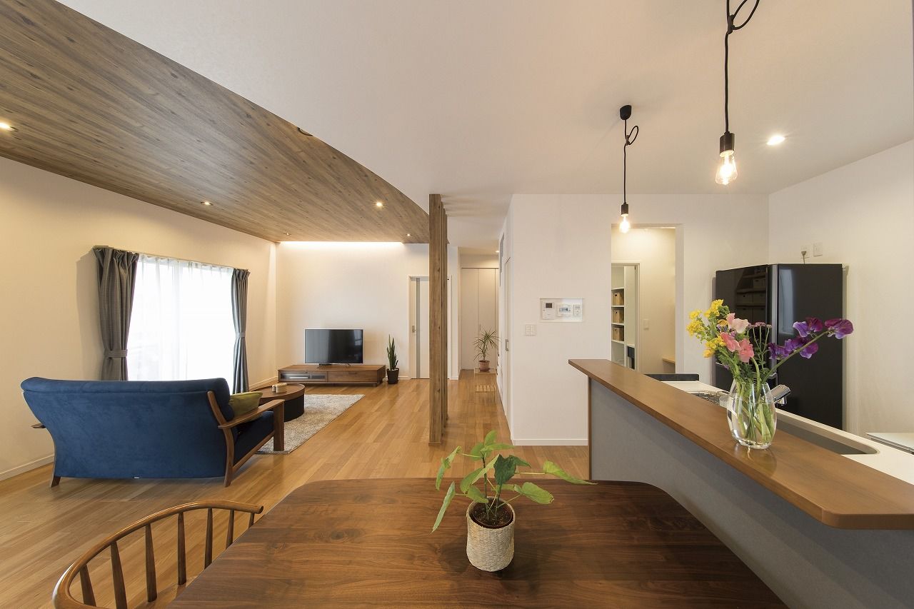 イシンホーム住宅研究会　相生建設 家事効率×モダンなデザイン！ゆったり落ち着いて住まう二世帯住宅の建築実例画像2