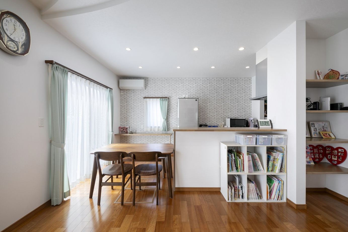 イシンホーム住宅研究会　相生建設 スタッフと棟梁の丁寧な対応が安心！こだわりの収納力を叶えた住まいの建築実例画像3