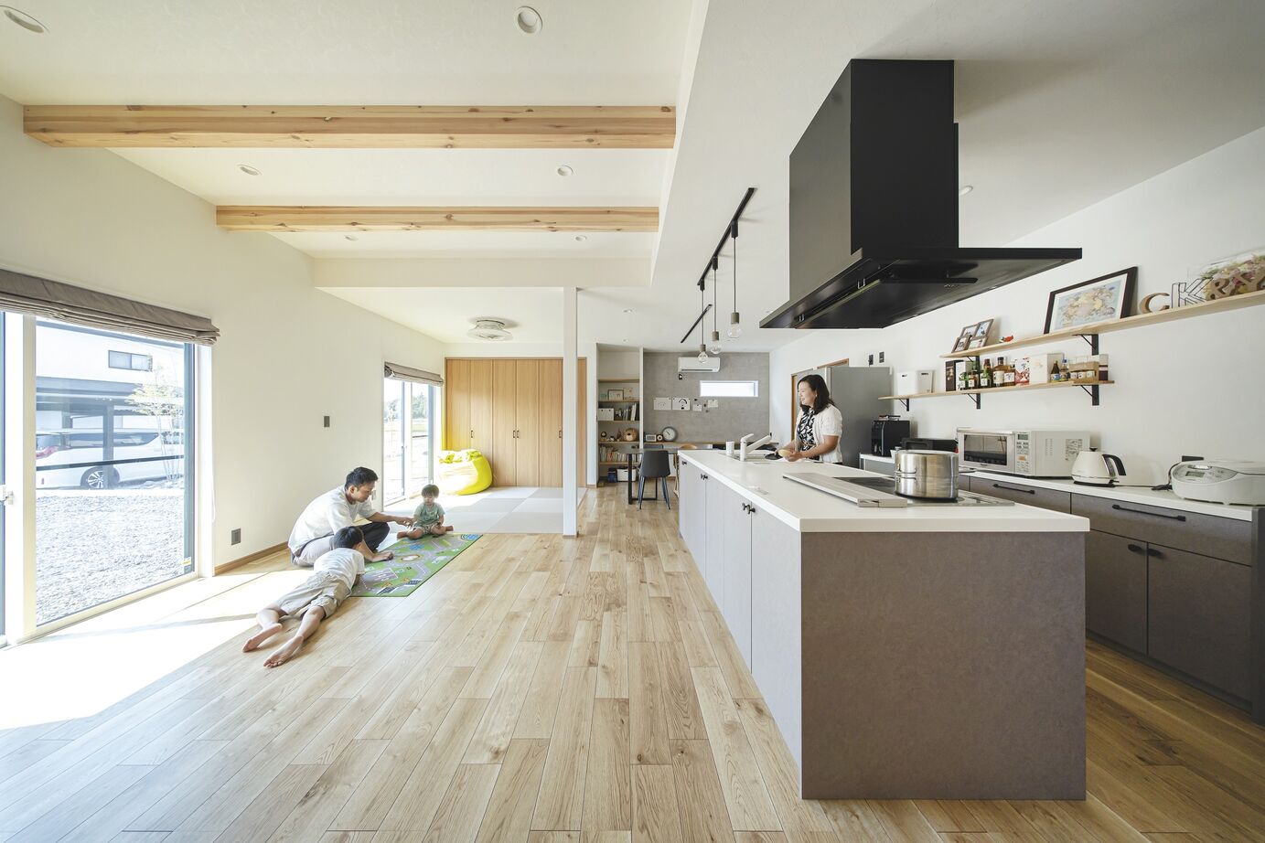 イシンホーム住宅研究会　相生建設 施主ファーストの家づくりに感動。広々LDK で家族団らんを楽しむ家の建築実例画像4