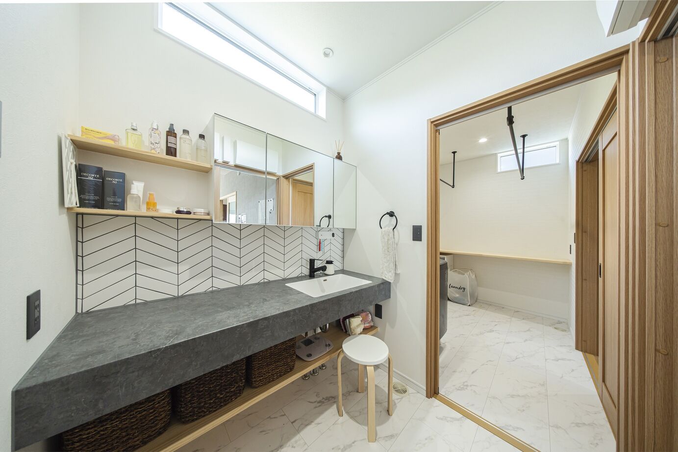 イシンホーム住宅研究会　相生建設 施主ファーストの家づくりに感動。広々LDK で家族団らんを楽しむ家の建築実例画像7