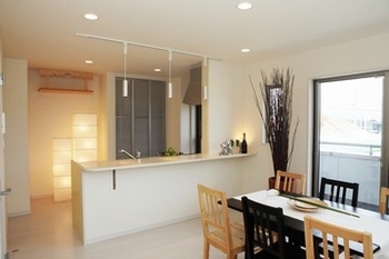 Archi Factory　HIMAWARI　アーキ・ファクトリー・ヒマワリ ホームエレベーター付き　重量鉄骨で3世代同居を実現の建築実例画像3