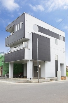 Archi Factory　HIMAWARI　アーキ・ファクトリー・ヒマワリ ホームエレベーター付き　重量鉄骨で3世代同居を実現の建築実例画像8