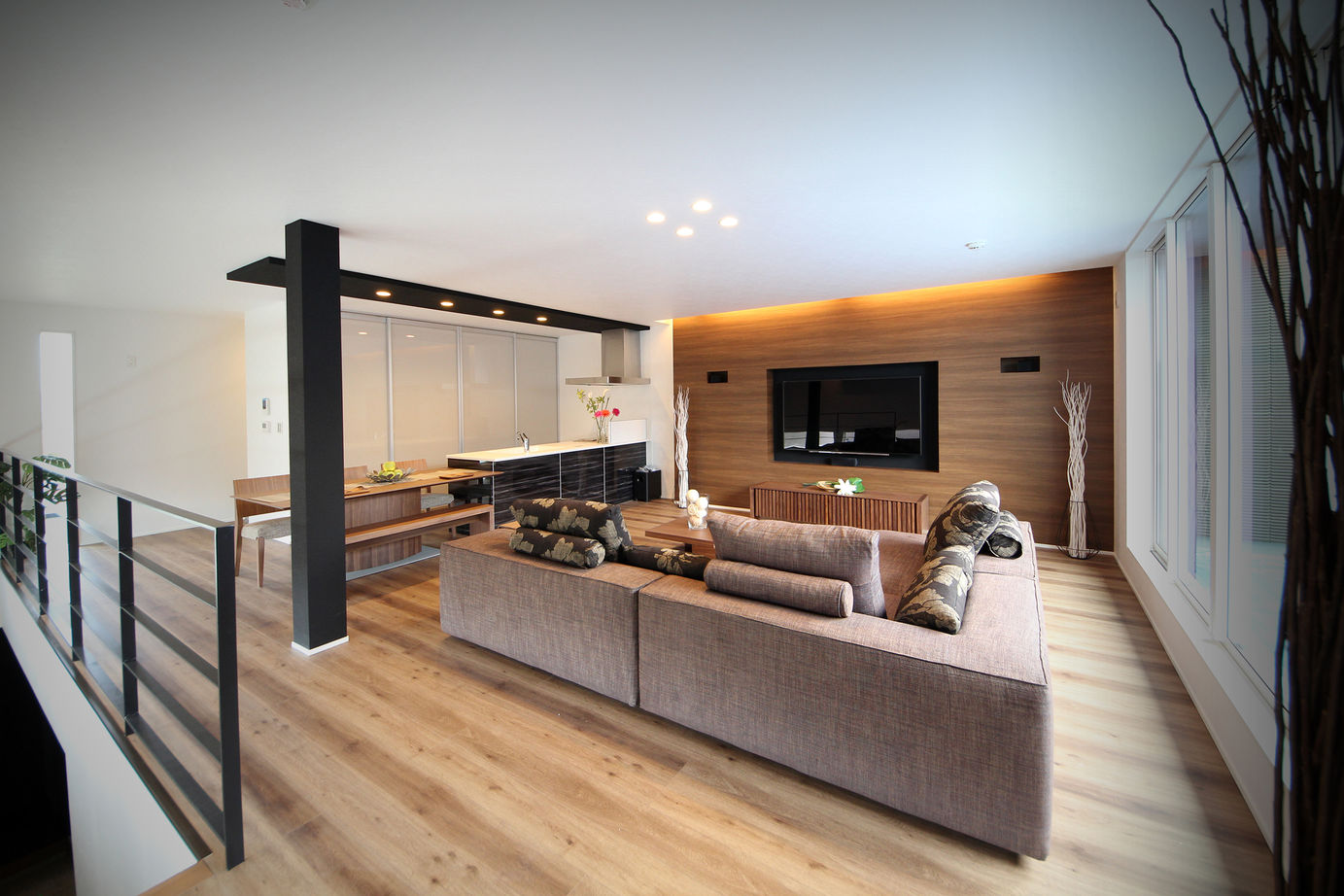 Archi Factory　HIMAWARI　アーキ・ファクトリー・ヒマワリ 【2000万円台】まるでミュージアムのような洗練されたデザインと広々LDKが実現したスタイリッシュな空間のある住まいの建築実例画像2