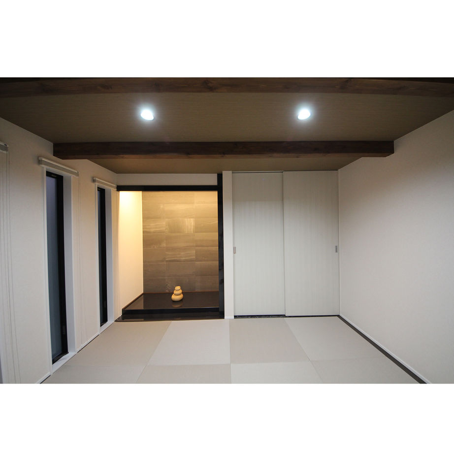 Archi Factory　HIMAWARI　アーキ・ファクトリー・ヒマワリ 高級感あるデザインに馴染む和室、ホテルライクな空間、洗練された邸宅【本体価格2500万円/約44.3坪】の建築実例画像2