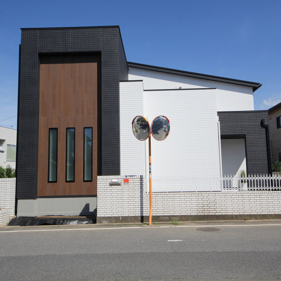 Archi Factory　HIMAWARI　アーキ・ファクトリー・ヒマワリ 高級感あるデザインに馴染む和室、ホテルライクな空間、洗練された邸宅【本体価格2500万円/約44.3坪】の建築実例画像3