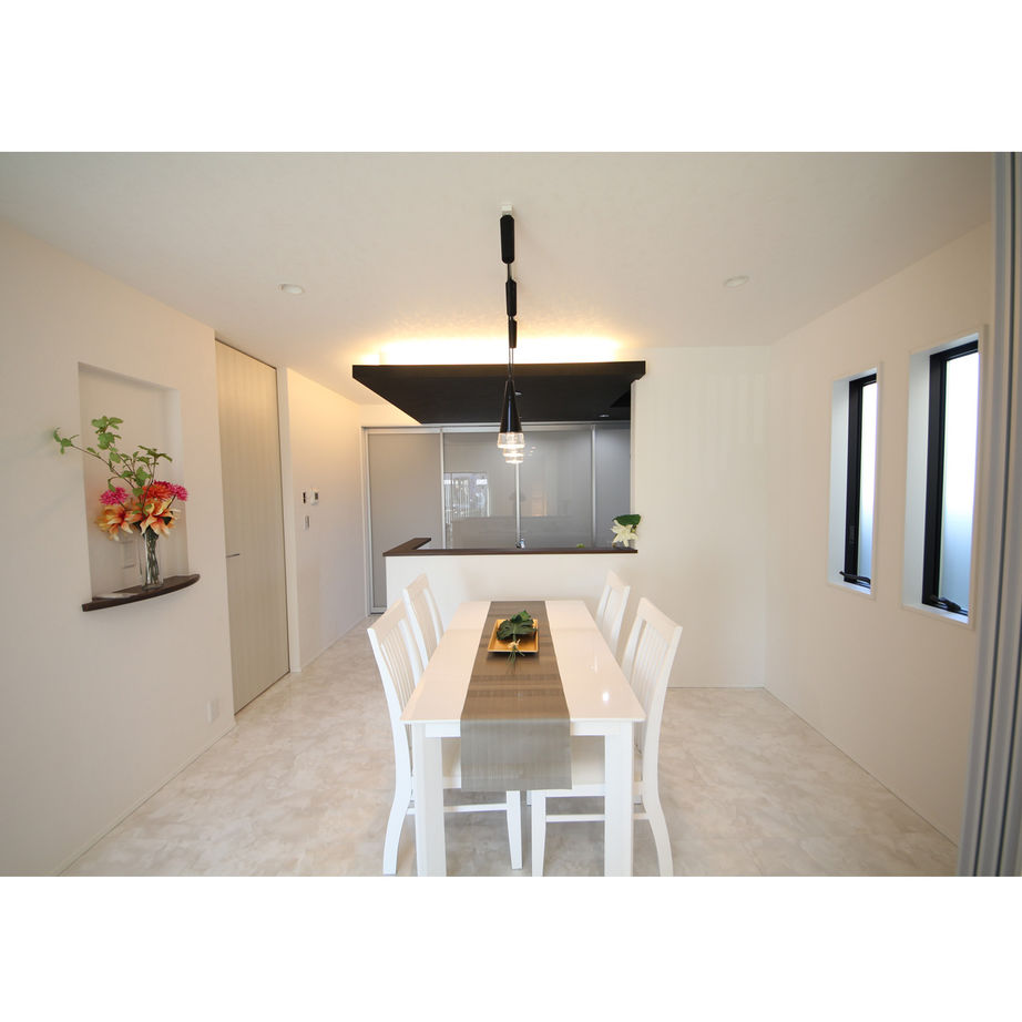 Archi Factory　HIMAWARI　アーキ・ファクトリー・ヒマワリ 高級感あるデザインに馴染む和室、ホテルライクな空間、洗練された邸宅【本体価格2500万円/約44.3坪】の建築実例画像4