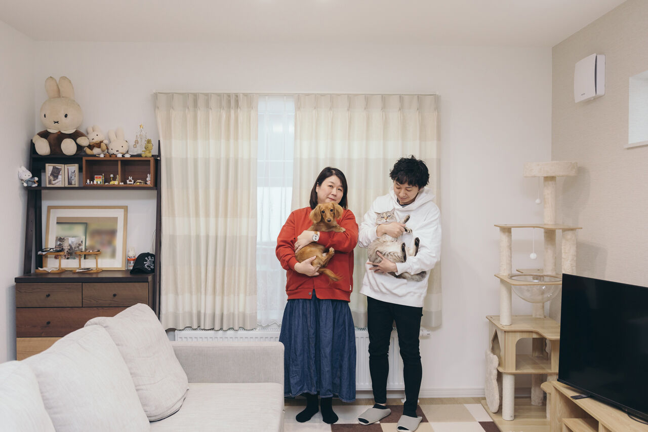 クレスト・ホーム 【トリプル断熱工法/ZEH Oriented住宅/免震装置】２人と３匹が、快適に仲良く暮らす高性能住宅の建築実例画像3