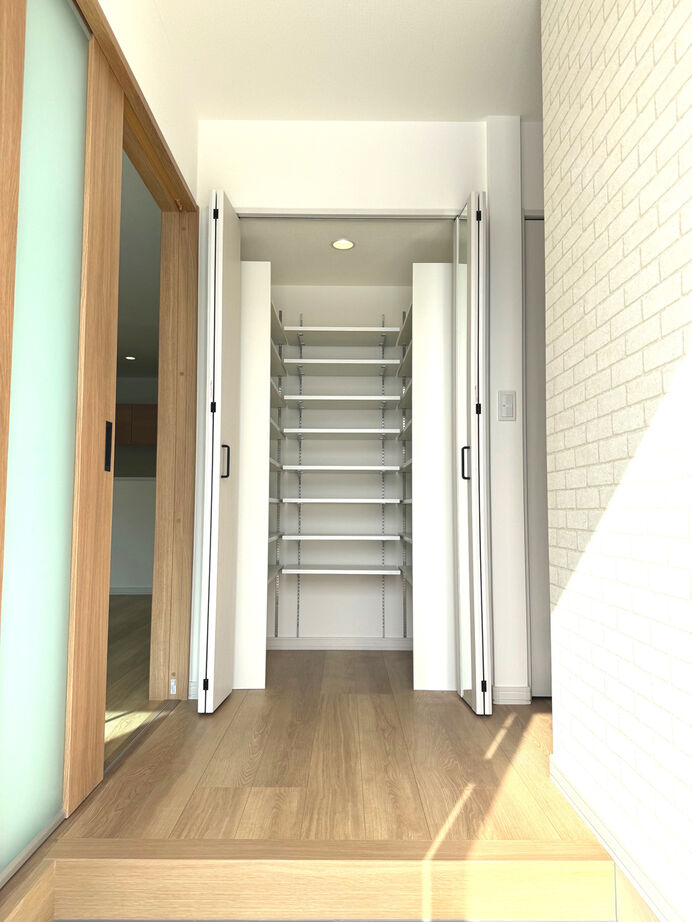 クレスト・ホーム 【トリプル断熱工法/ZEH Oriented住宅/免震装置】２人と３匹が、快適に仲良く暮らす高性能住宅の建築実例画像7