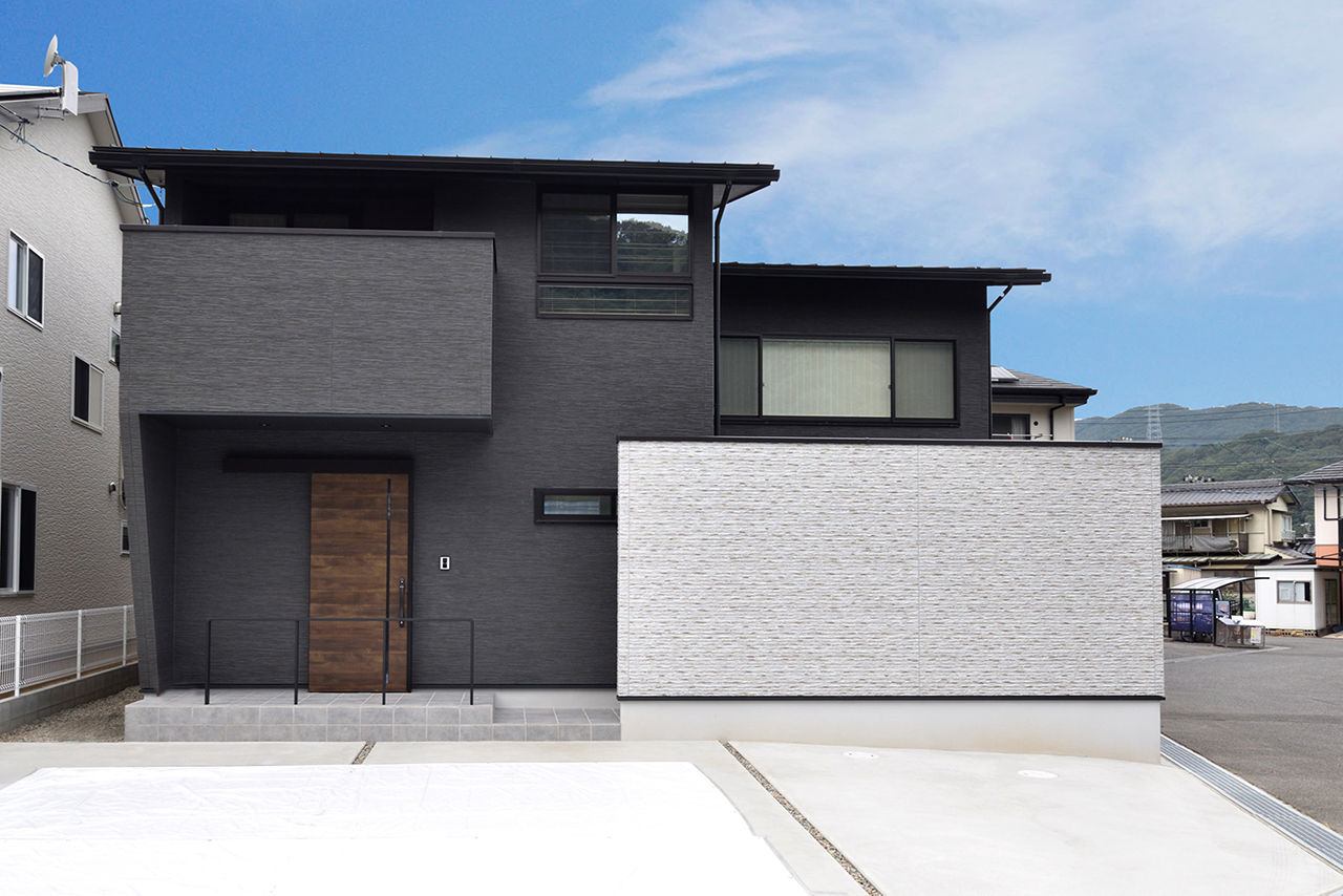 タカシン・ホーム 【2000万円台前半】プライベートテラスのある生活、開放的な吹抜け空間と家族思いの住まいの建築実例画像1