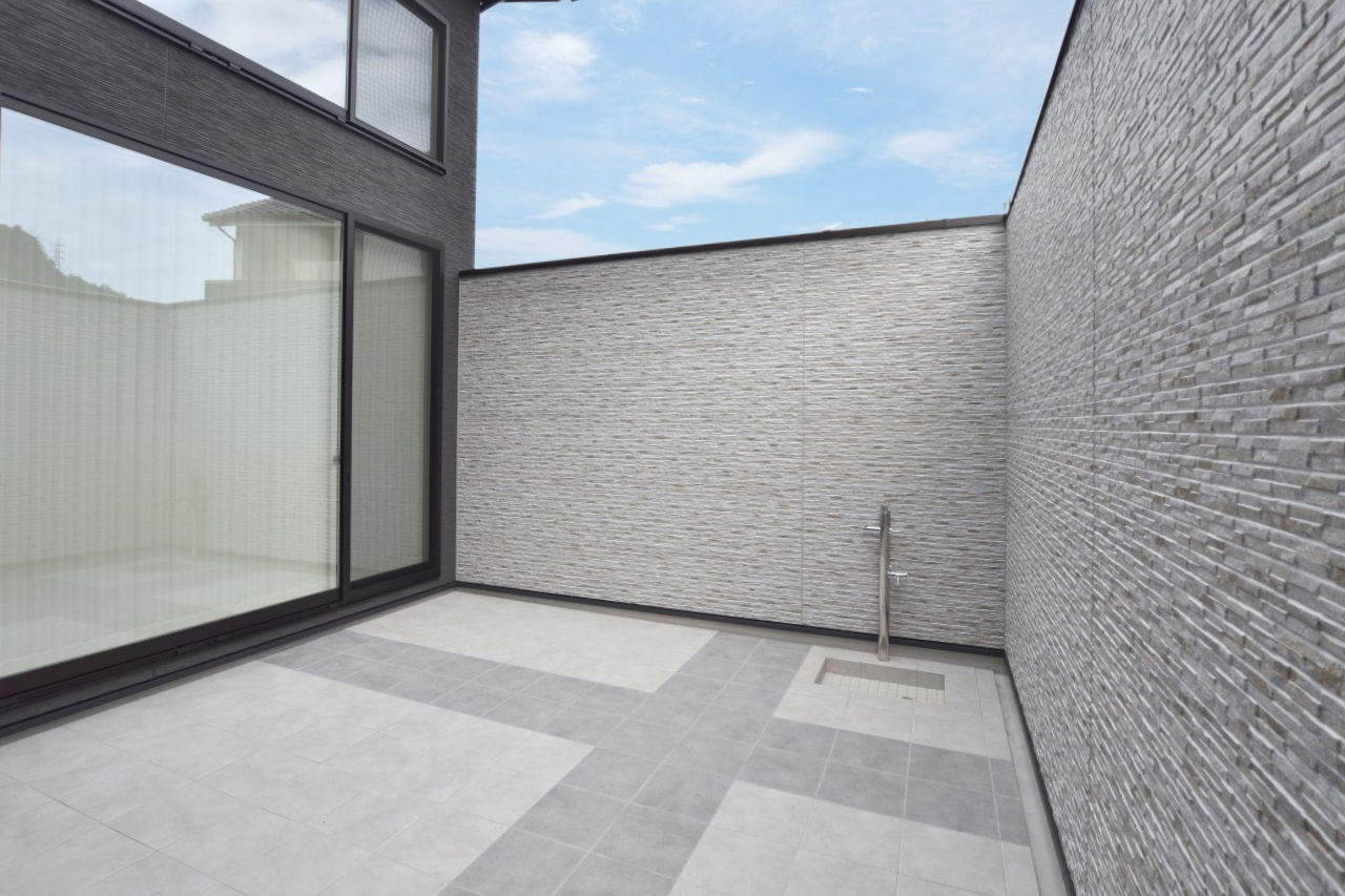 タカシン・ホーム 【2000万円台前半】プライベートテラスのある生活、開放的な吹抜け空間と家族思いの住まいの建築実例画像5