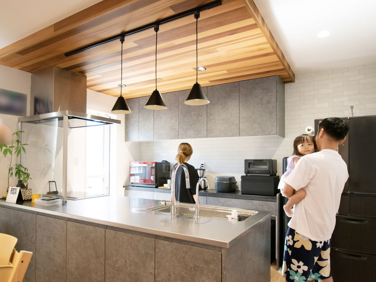 タカシン・ホーム 【2000万円台／敷地50坪超！／ウッドデッキ×庭】プールで遊べる！デッキと庭のある家の建築実例画像2