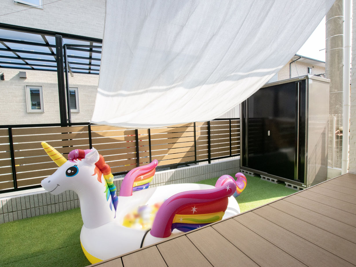 タカシン・ホーム 【2000万円台／敷地50坪超！／ウッドデッキ×庭】プールで遊べる！デッキと庭のある家の建築実例画像4