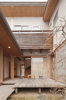 ジブログデザイン 自然素材と間取りの工夫で、10年経っても愛着の湧く回り縁のある家の建築実例画像3