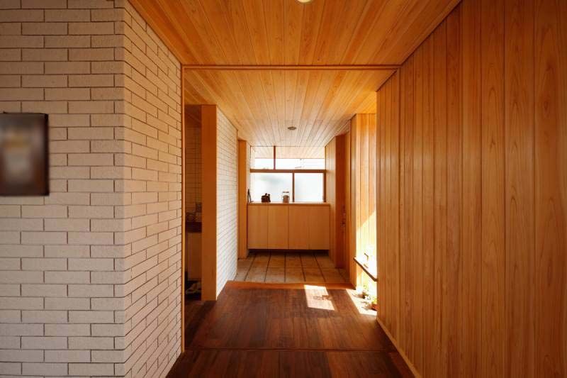 ジブログデザイン 「住む」よりも「楽しむ」落ち着いたインドアと開放的なアウトドアが融合。四季の風と暮らす家の建築実例画像3