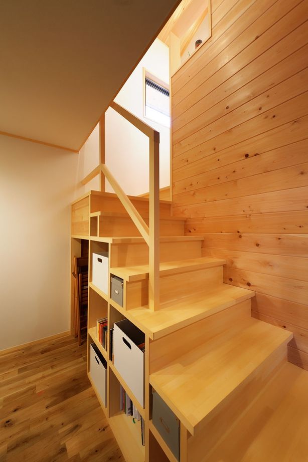 ジブログデザイン 2階建てと平屋のよさを融合した「1.5階建ての家」。家に居ながらにして緑の風を感じる寛ぎの住まいの建築実例画像6