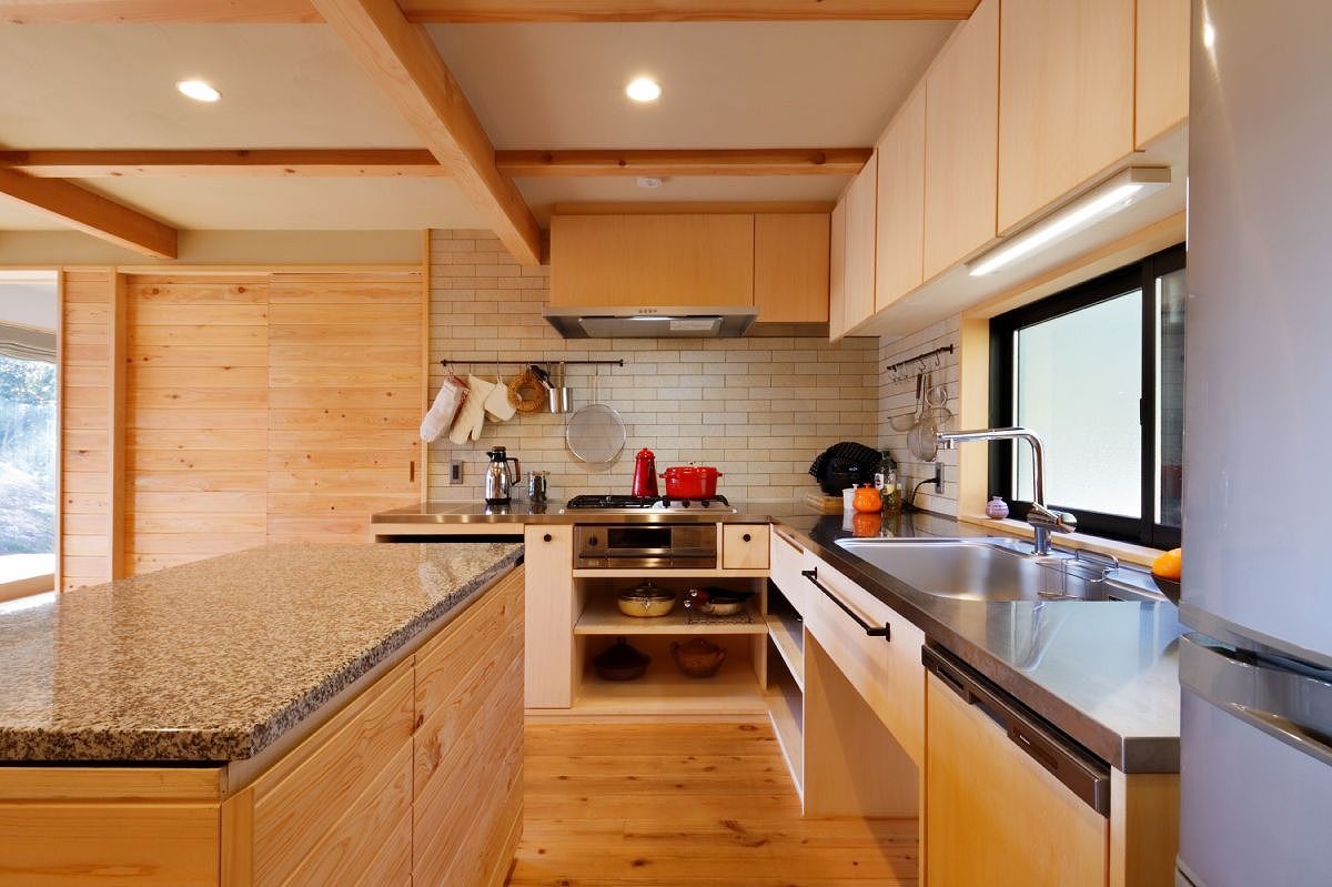 ジブログデザイン 【本体価格3,000万円台】光や風を感じ、自然の中にいるような安らぎを生み出す「大きな幹の家」の建築実例画像4