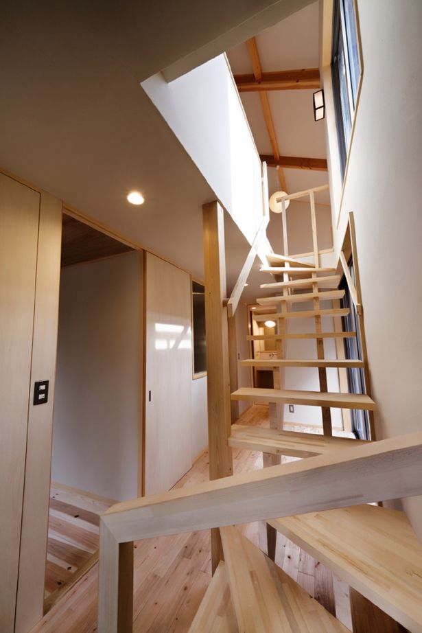 ジブログデザイン 開放感あふれる2階リビングに家族が集まる陽だまりの家の建築実例画像6